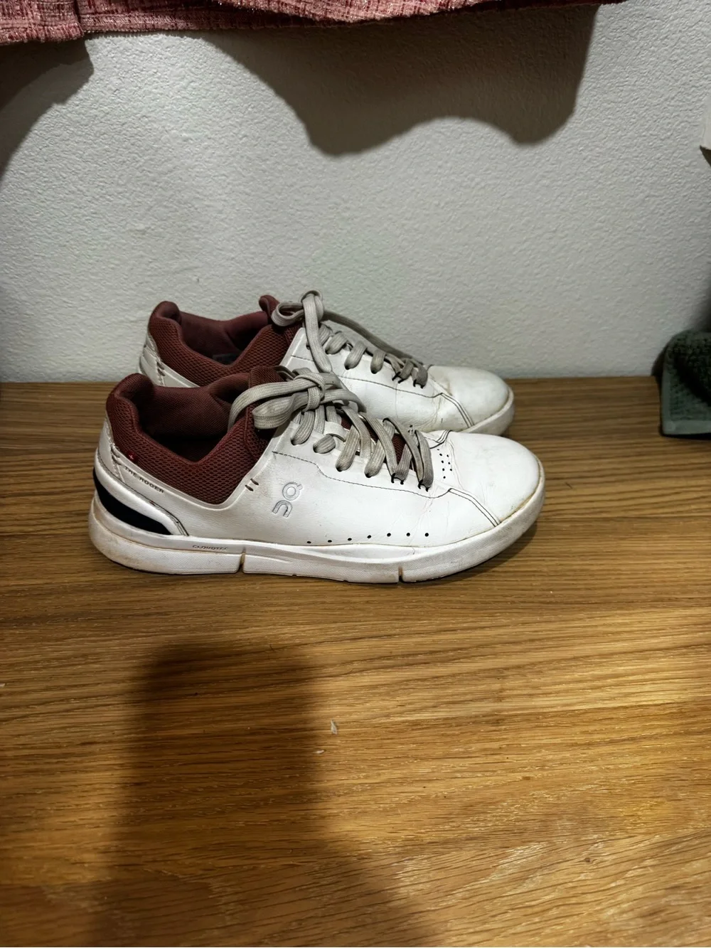 On Cloud Roger Sneakers